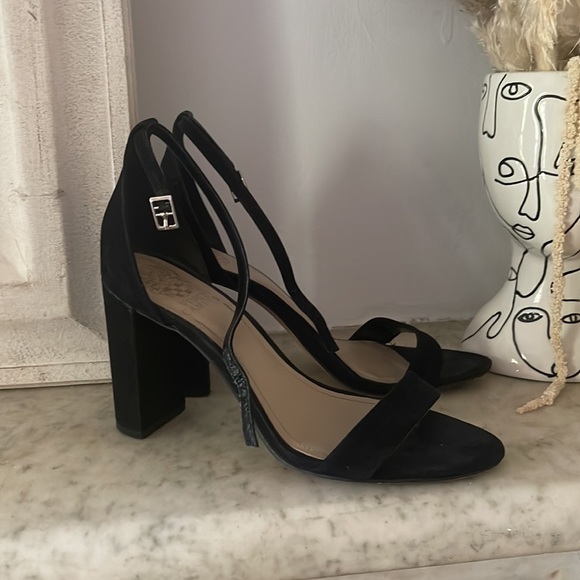 Vince Camaro size 8 heels - Picture 2 of 3